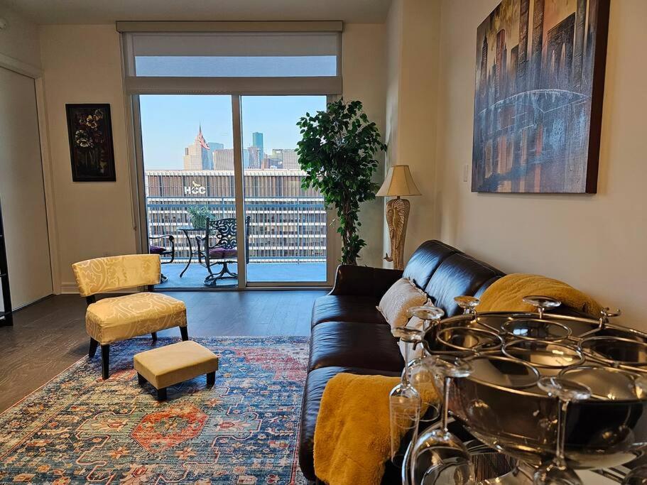 Luxury Highrise In Midtown - Skyline Views And Chic Decor Lejlighed Houston Eksteriør billede