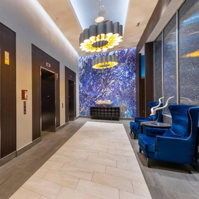 Luxury Highrise In Midtown - Skyline Views And Chic Decor Lejlighed Houston Eksteriør billede
