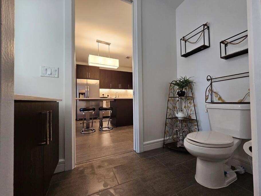 Luxury Highrise In Midtown - Skyline Views And Chic Decor Lejlighed Houston Eksteriør billede