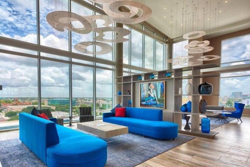Luxury Highrise In Midtown - Skyline Views And Chic Decor Lejlighed Houston Eksteriør billede