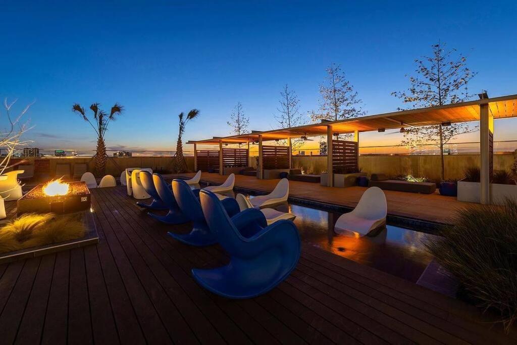 Luxury Highrise In Midtown - Skyline Views And Chic Decor Lejlighed Houston Eksteriør billede