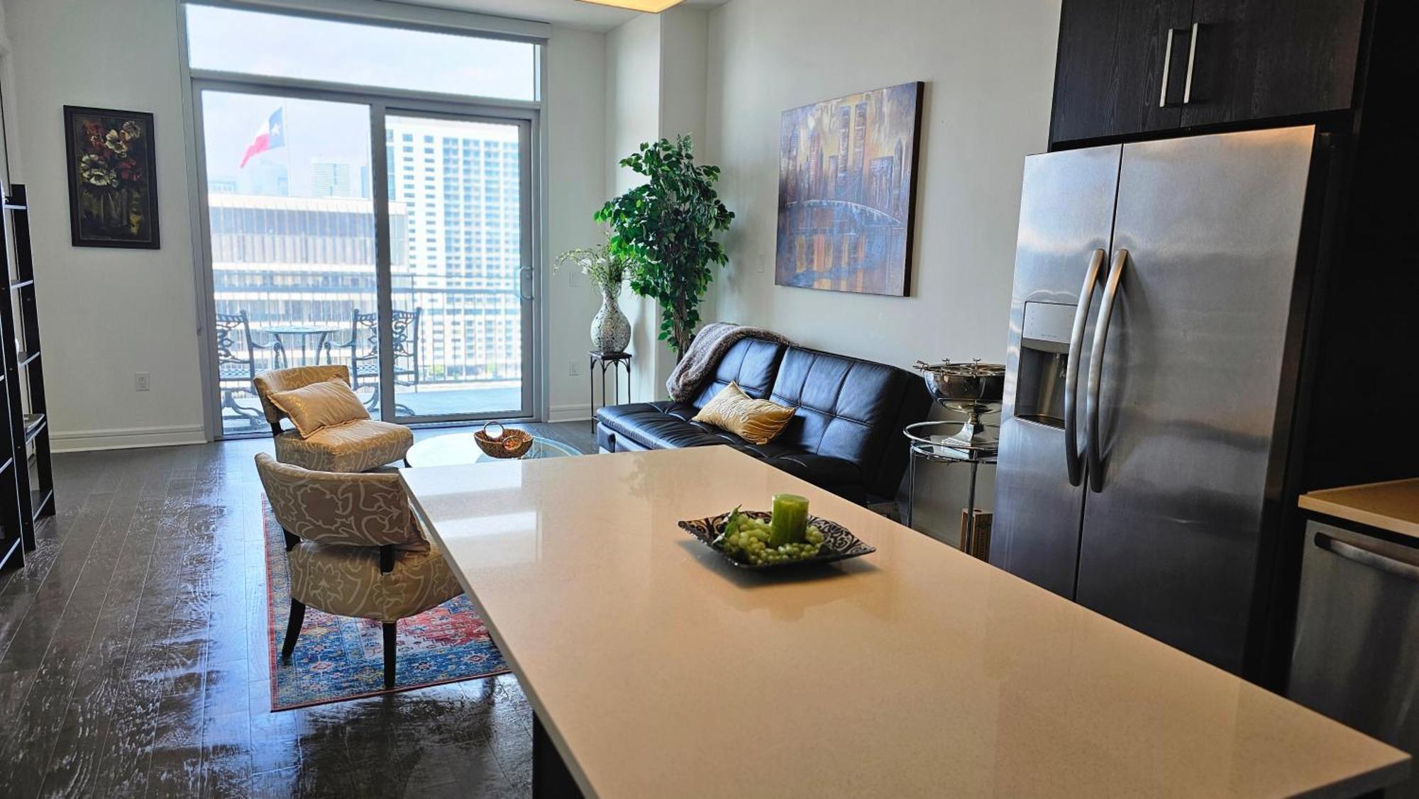Luxury Highrise In Midtown - Skyline Views And Chic Decor Lejlighed Houston Eksteriør billede