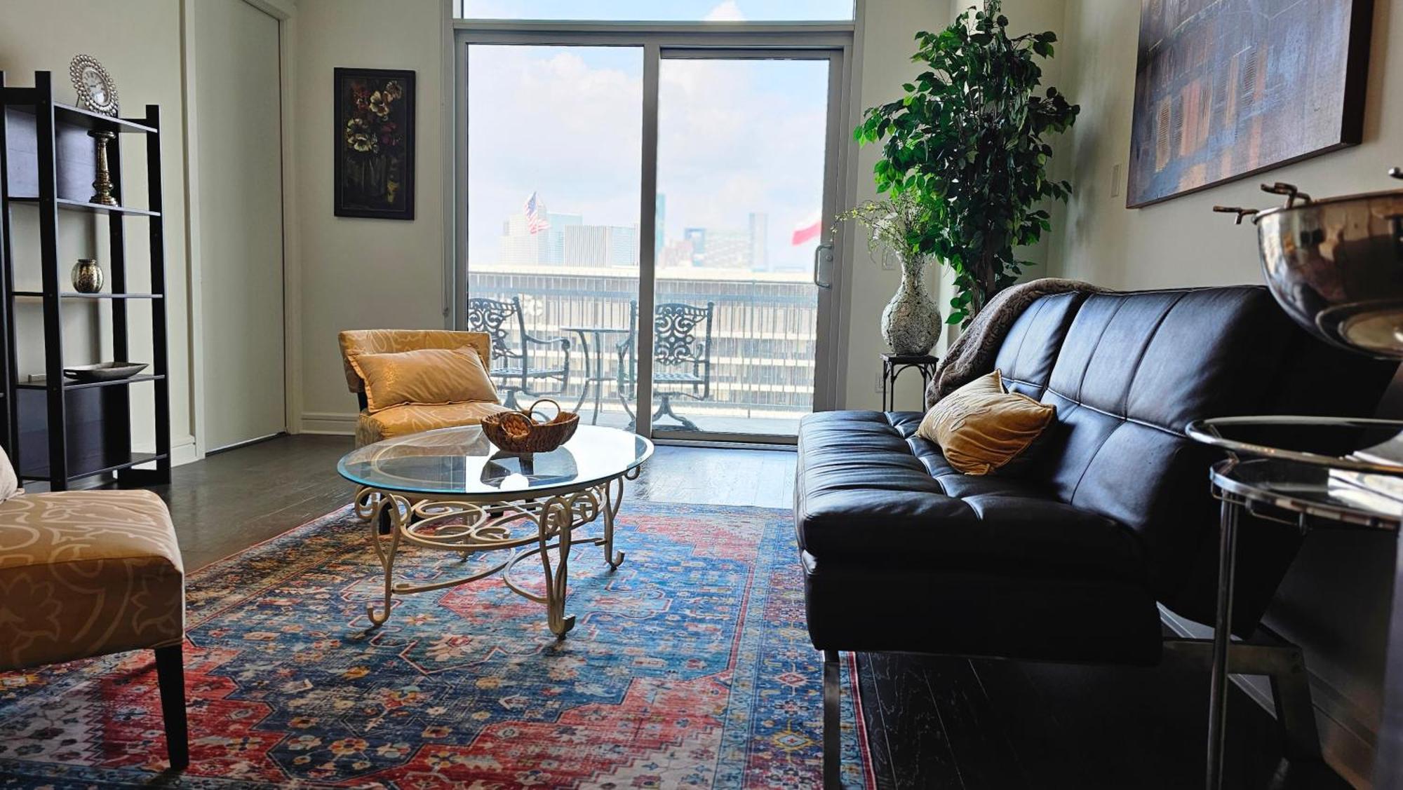 Luxury Highrise In Midtown - Skyline Views And Chic Decor Lejlighed Houston Eksteriør billede