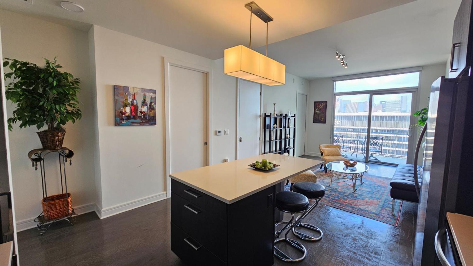Luxury Highrise In Midtown - Skyline Views And Chic Decor Lejlighed Houston Eksteriør billede